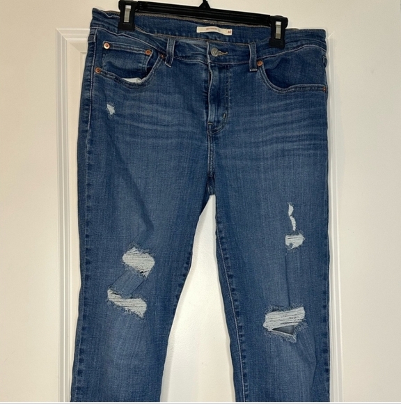 Levi’s Boyfriend fit distressed jeans sz 30 EUC - Picture 2 of 4